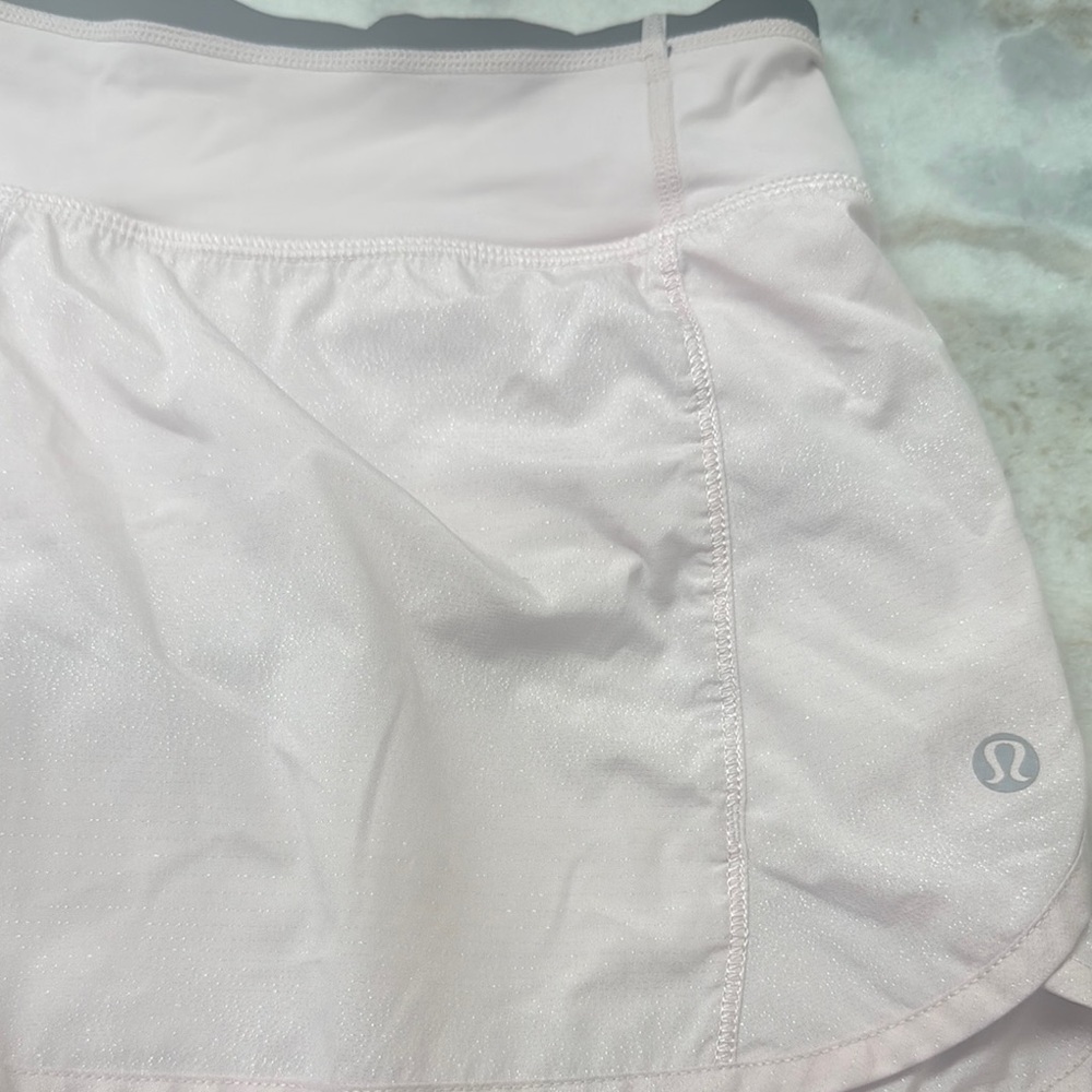 Lululemon turbo run hot hot shorts EUC   size 6